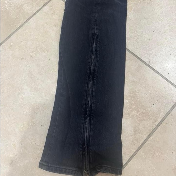 Reformation jeans size 30. Zipper up the back legs. Super cute, EUC. Black - Picture 3 of 4